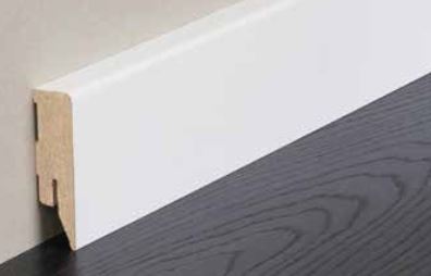 Sockelleisten MDF mit Grundierfolie ummantelt, deckend weiß RAL 9010