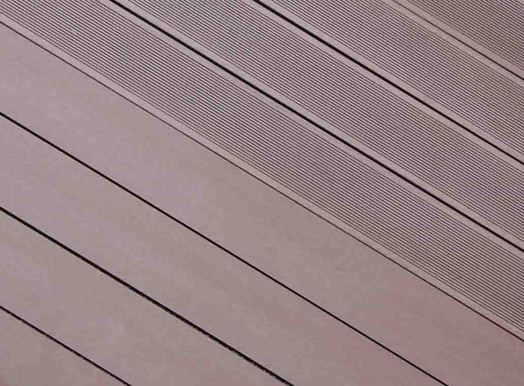 19x140 mm THEVAgarden WPC-Terrassendiele massiv, eins. gebürstet/eins. geriffelt, Braun