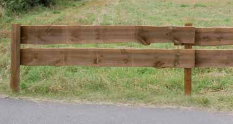 Bohlenzaunbretter sägerauh und unbesäumt 15-25 cm breit Fi./Ki.